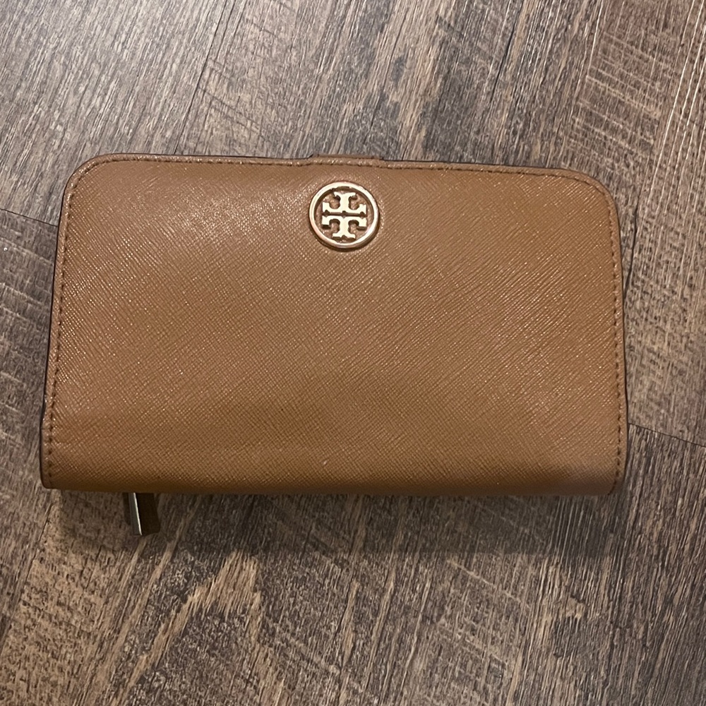 Tory Burch smartphone wallet